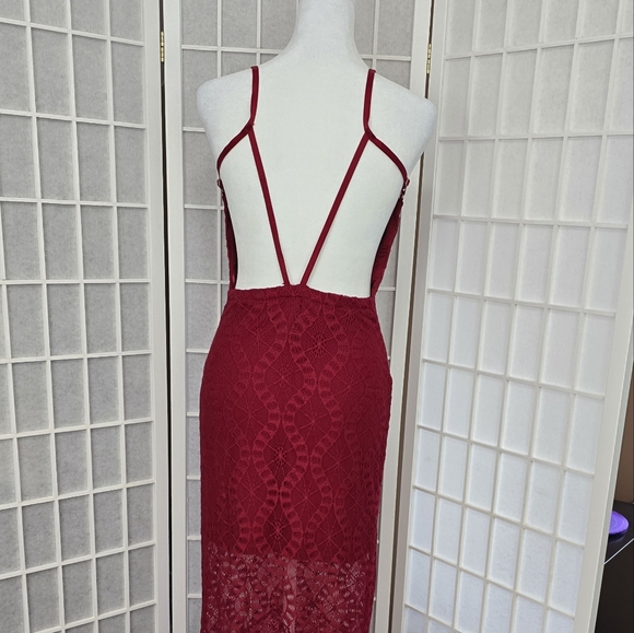 #101.Lace Maxi dress with open back - Picture 2 of 8